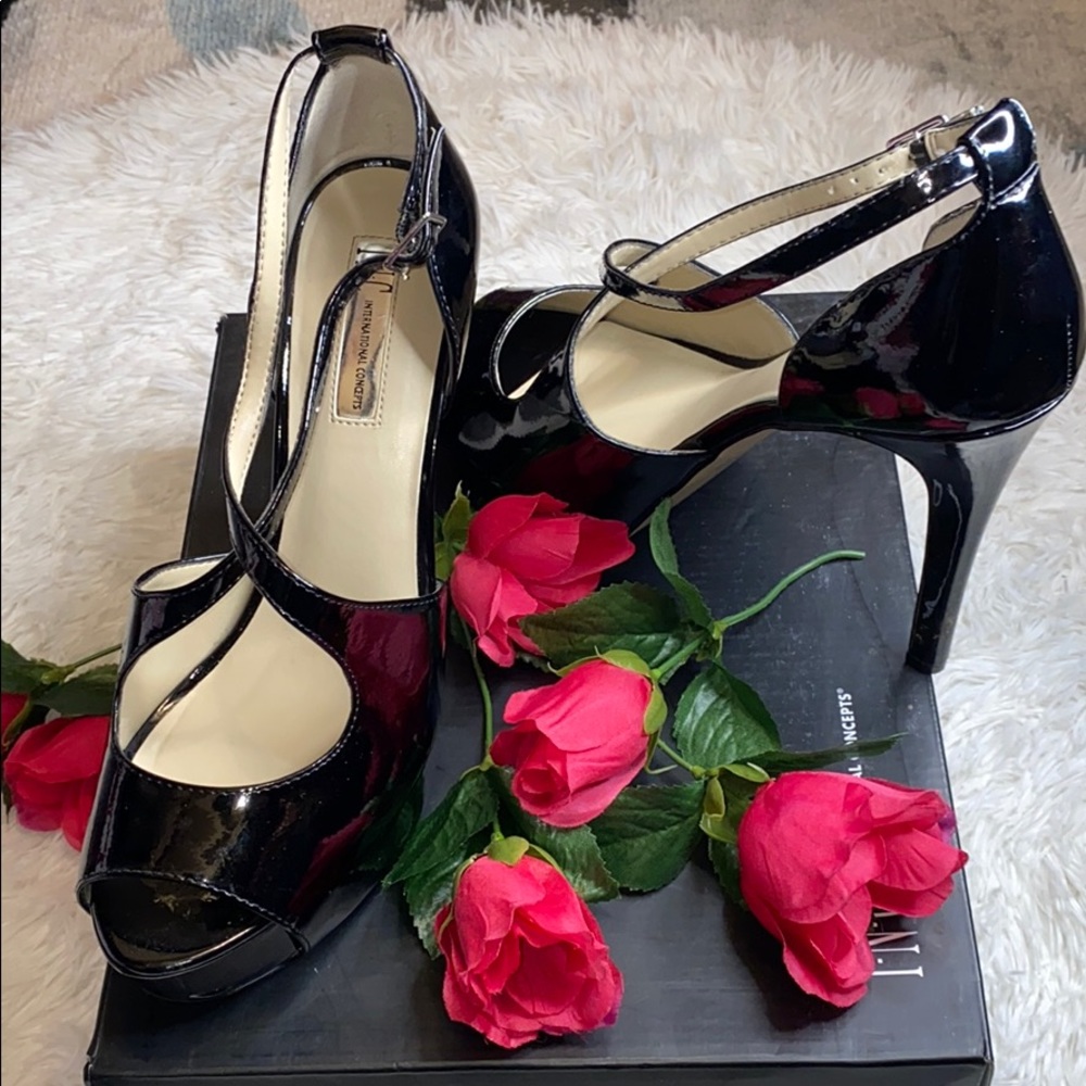 Woman’s Black Patent Leather Peep Toe INC HighHeel